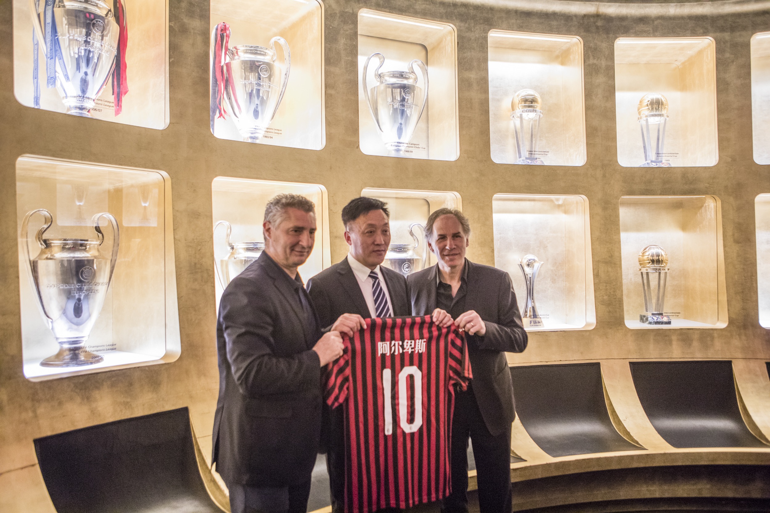 老熟人！足协杯韩国主裁高亨进曾在亚洲杯漏判国足对手红牌（又见老面孔！韩国主裁高亨进将执法足协杯，曾在亚洲杯漏判国足对手红牌）