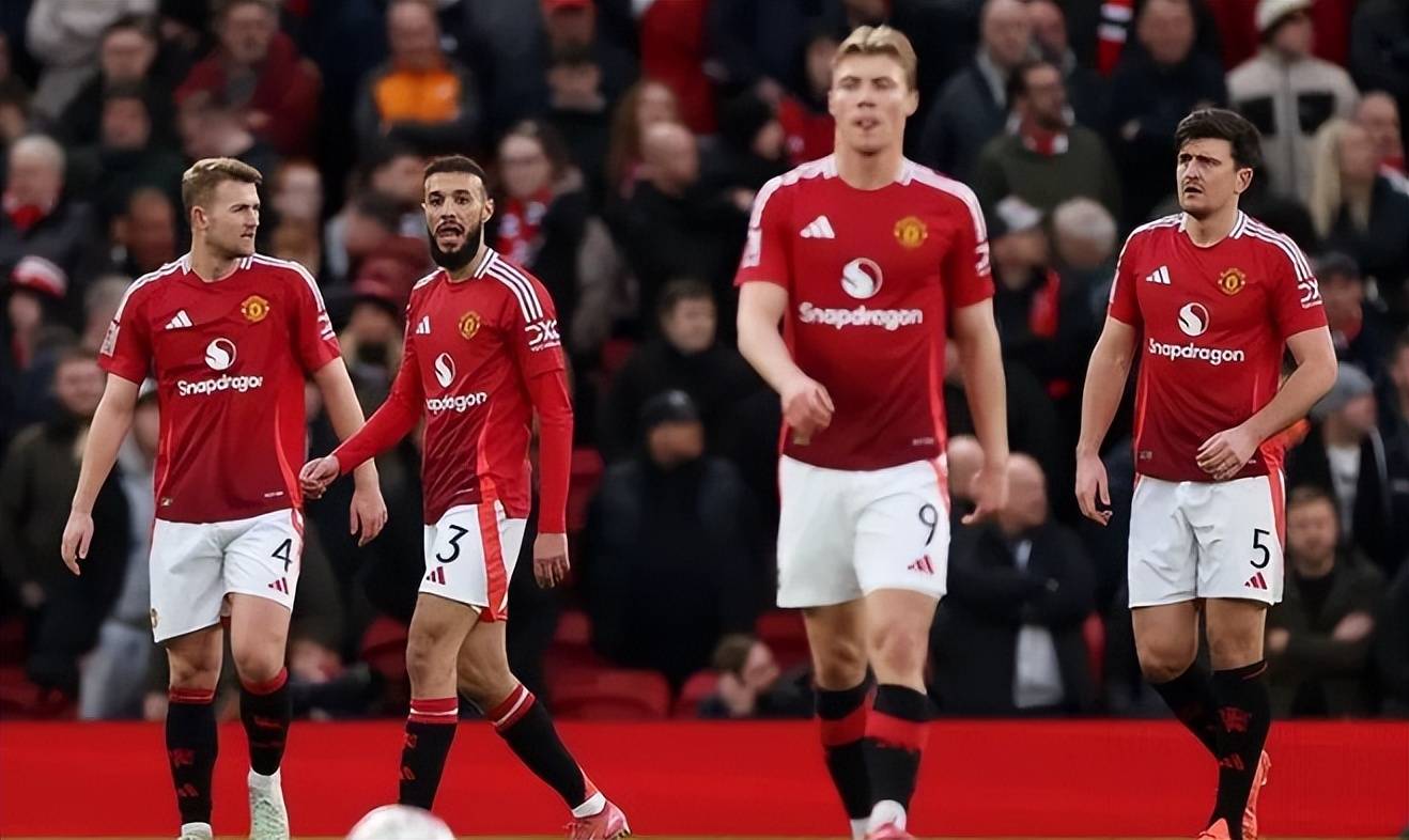 名记：字母最近向队友强调专注篮球的重要性，别被外界声音干扰（名记：字母哥近日提醒队友把心思放在篮球上，勿被外界杂音分心）