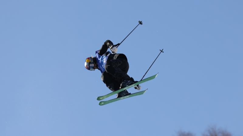 美记：詹姆斯做出最正确选择，是他整个职业生涯的缩影（美媒：詹姆斯做出最佳抉择，正是其职业生涯的写照）