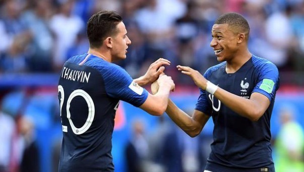 掘金核心稳健带队获胜（掘金当家稳扎稳打率队取胜）