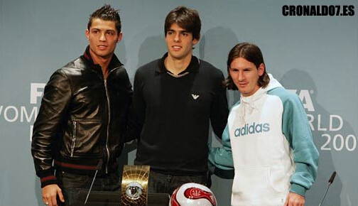 查理·哈迪（Charlie Hardy）等待5个月后终于签约曼联。（历经5个月等待，查理·哈迪正式加盟曼联）